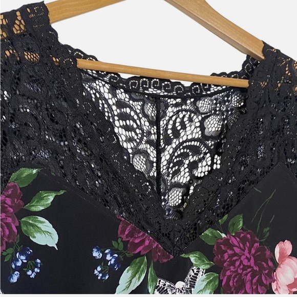 NWT Torrid Plus Size 3 (22/24) SS Black Purple Skull Floral Lace Top - Picture 3 of 7